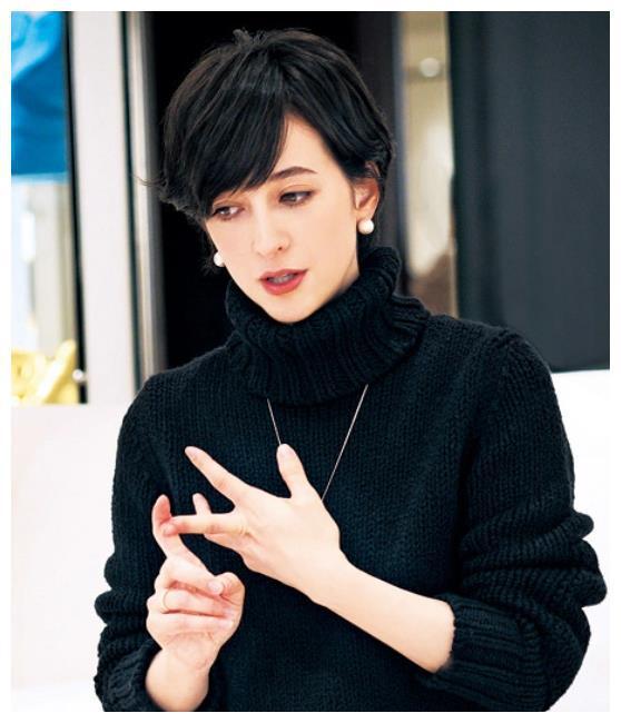 娱乐吃瓜探班男艺人,探班男艺人，吃瓜群众眼中的幕后故事  第3张